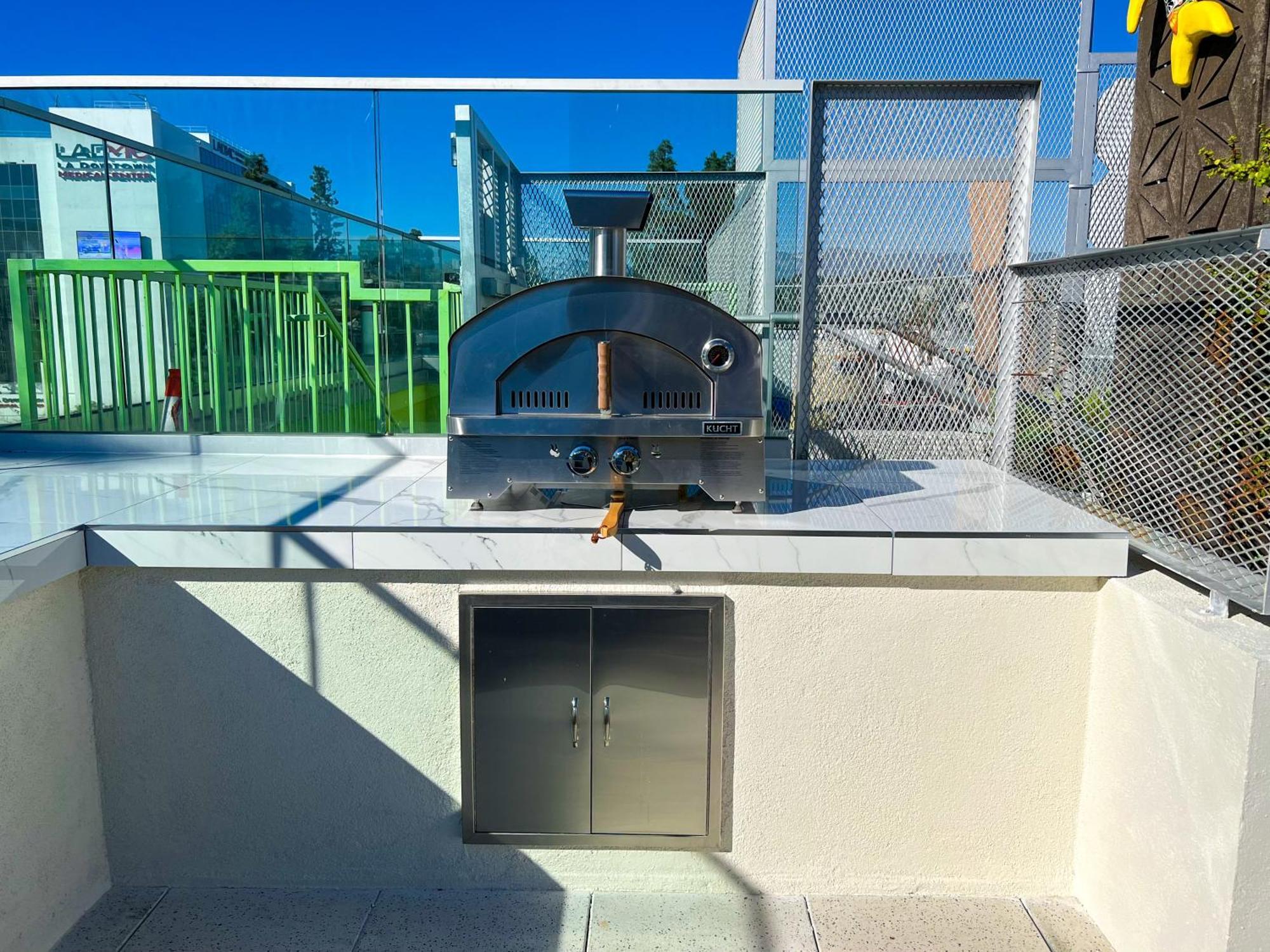 Luxury Downtown Los Angeles Penthouse Condo With Skyline Views — Photos 3